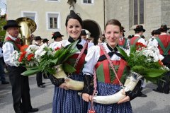 Klausen ein dorf geht auf Reisen