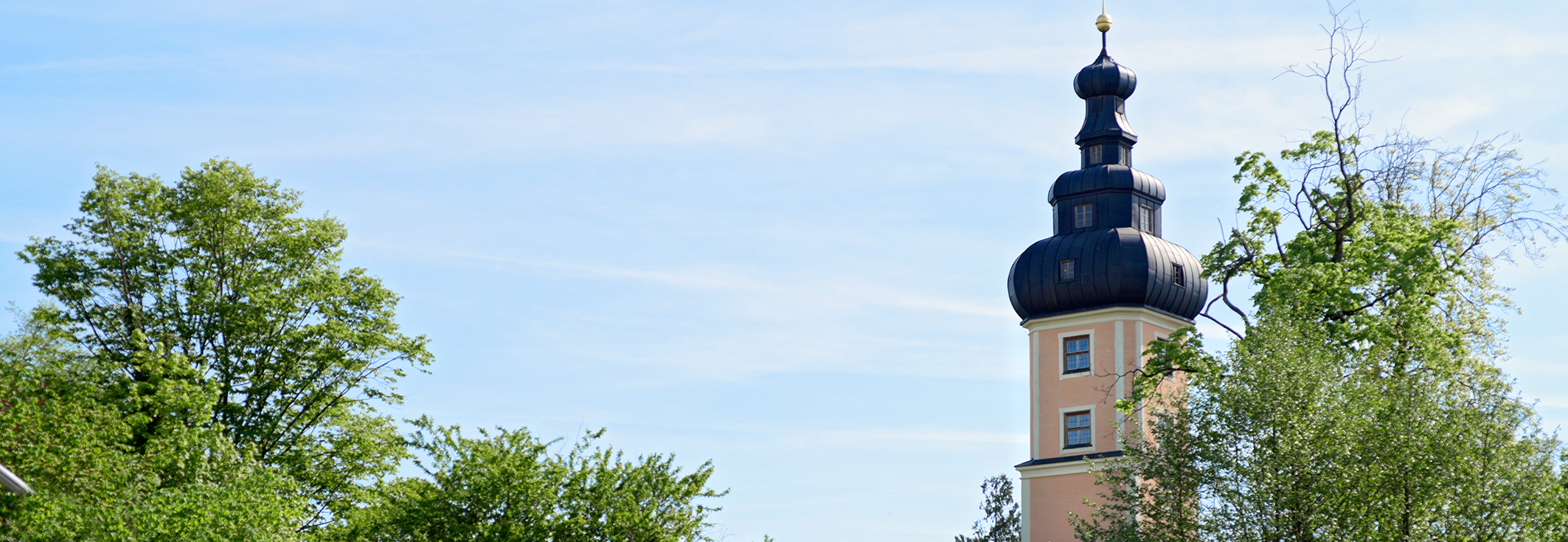 Frühling Schloss quer
